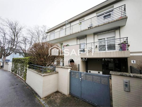 Calme, sécurité et confort dans une résidence récente avec balcon, parking et cave