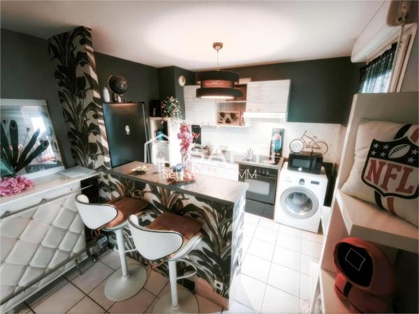 Calme, sécurité et confort dans une résidence récente avec balcon, parking et cave