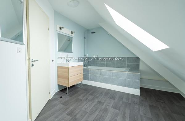 Duplex sans travaux avec 2 places de stationnement