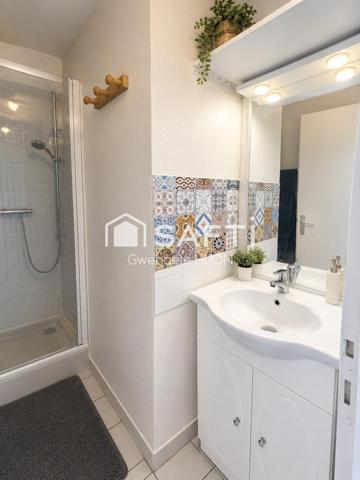 À 200 m de la plage, studio en rez de jardin exposé SO
