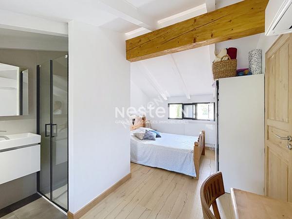 Lourmarin - Propriété de charme avec dépendance et piscine au sel chauffée