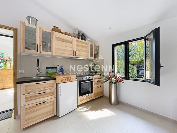 Lourmarin - Propriété de charme avec dépendance et piscine au sel chauffée