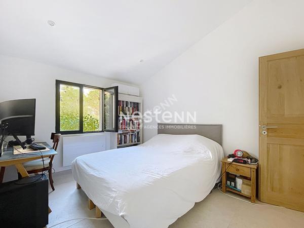 Lourmarin - Propriété de charme avec dépendance et piscine au sel chauffée