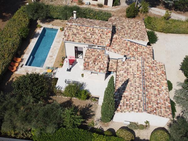 Lourmarin - Propriété de charme avec dépendance et piscine au sel chauffée