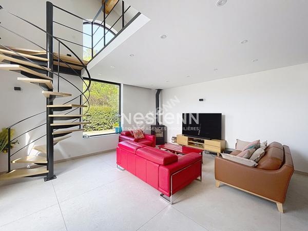 Lourmarin - Propriété de charme avec dépendance et piscine au sel chauffée