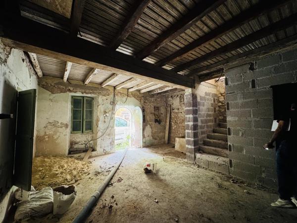 EXCLUSIVITÉ JCL by eXp – Authentique maison bourgeoise à restaurer au cœur du Luberon