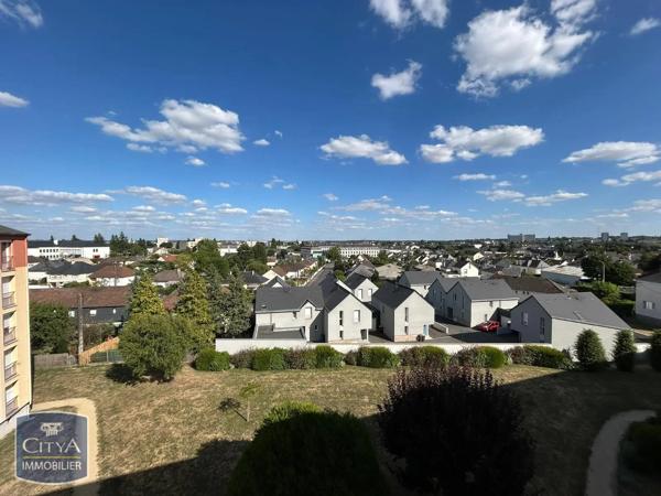 Appartement à louer 3 pièces 68.39m² Laval (53000)