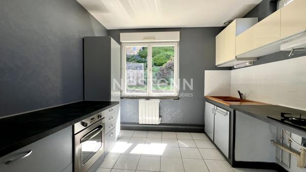 SAVONNIERES DEVANT BAR : Immeuble 2 appartements 72 et 74 m² , potentiel locatif