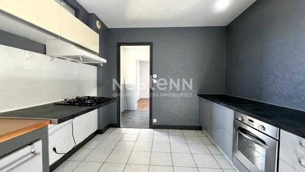 SAVONNIERES DEVANT BAR : Immeuble 2 appartements 72 et 74 m² , potentiel locatif