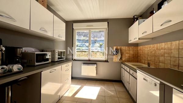 SAVONNIERES DEVANT BAR : Immeuble 2 appartements 72 et 74 m² , potentiel locatif