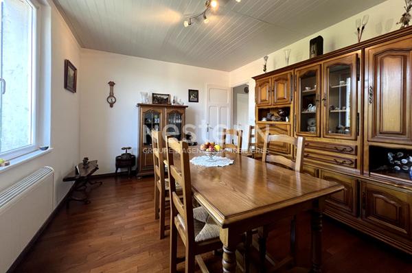 SAVONNIERES DEVANT BAR : Immeuble 2 appartements 72 et 74 m² , potentiel locatif