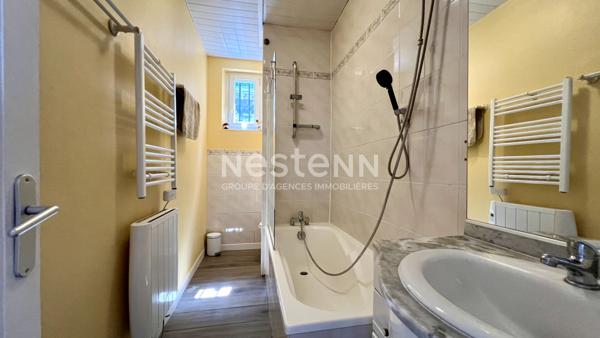 SAVONNIERES DEVANT BAR : Immeuble 2 appartements 72 et 74 m² , potentiel locatif