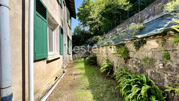 SAVONNIERES DEVANT BAR : Immeuble 2 appartements 72 et 74 m² , potentiel locatif