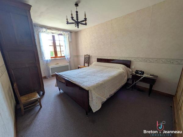 Maison en pierre avec étang sur 9 hectares à 5 min d'Évron