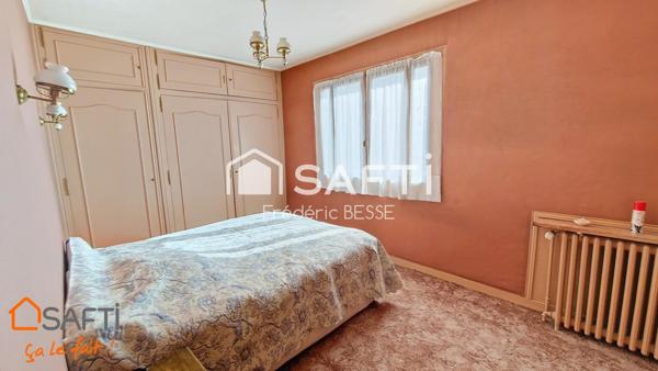 Maison T9 270m² avec garage, dépendance et parc arboré.