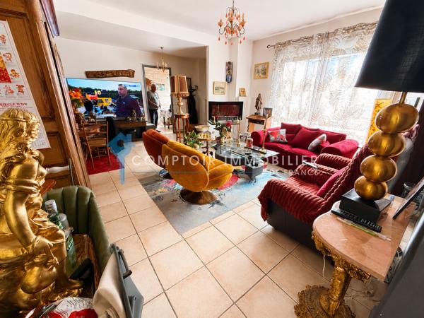 Rez de jardin
                                                                                                                                                                                                                                                                                                                        3 pièce(s)                                                                                                                                                                                                          2 chambre(s)                                                                                                                                                                                                          77.53  m²