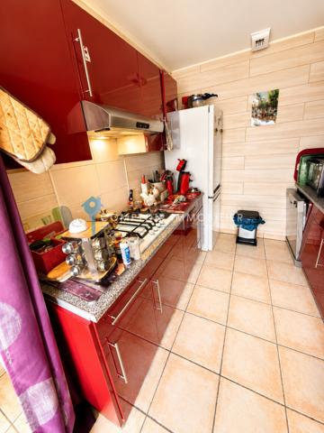 Rez de jardin
                                                                                                                                                                                                                                                                                                                        3 pièce(s)                                                                                                                                                                                                          2 chambre(s)                                                                                                                                                                                                          77.53  m²