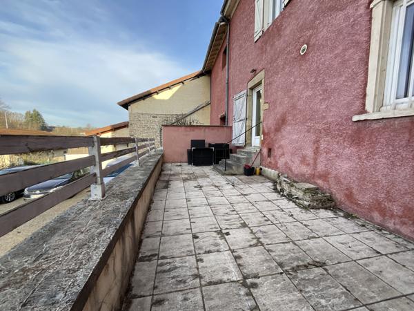 Nivolas-Vermelle (38300) Bel appartement T2 avec grande terrasse de 32 m² plein sud