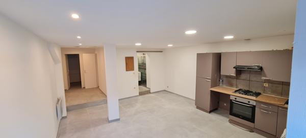 Marseille (13004) T3/4 Rénové avec terrasse/jardin– Secteur Calme Marseille 13004