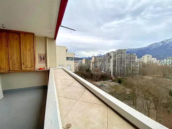 Vente                                                      Appartement
                        
                     4 pièces                      86 m2                     à Grenoble