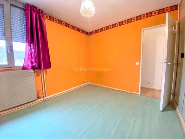 Vente                                                      Appartement
                        
                     4 pièces                      86 m2                     à Grenoble