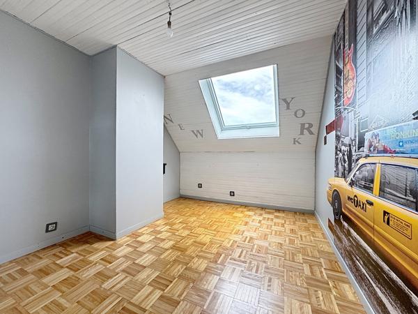 Maison
         6 pièces
        - 187 m² Exclusivité 625 000 € *
