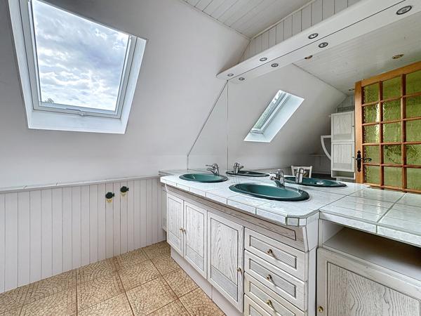 Maison
         6 pièces
        - 187 m² Exclusivité 625 000 € *