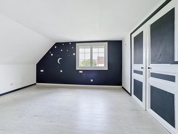 Maison
         6 pièces
        - 187 m² Exclusivité 625 000 € *
