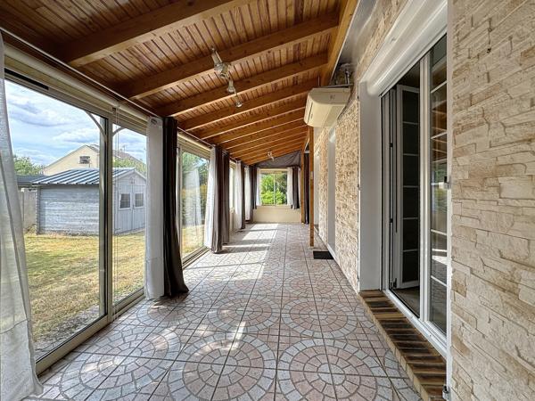 Maison
         6 pièces
        - 187 m² Exclusivité 625 000 € *