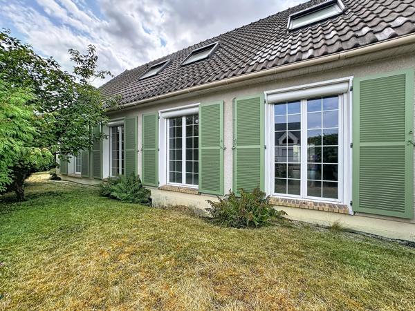 Maison
         6 pièces
        - 187 m² Exclusivité 625 000 € *
