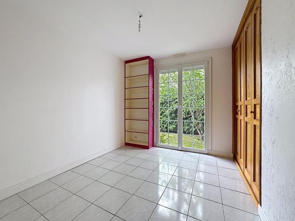 Maison
         6 pièces
        - 187 m² Exclusivité 625 000 € *