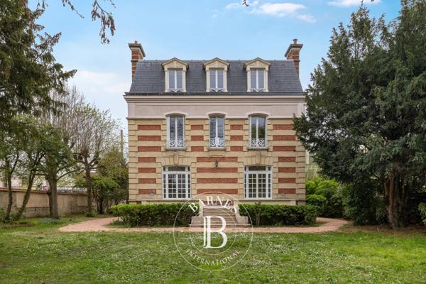 Chatou, Maison 7 Chambres -  323 m² à vendre