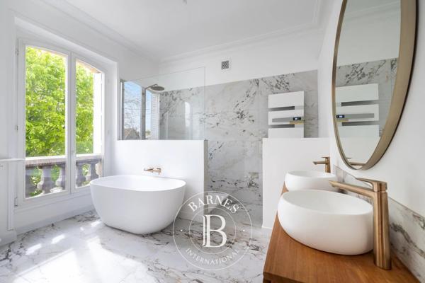 Chatou, Maison 7 Chambres -  323 m² à vendre