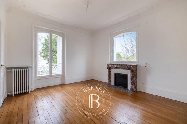 Chatou, Maison 7 Chambres -  323 m² à vendre