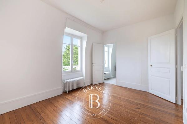 Chatou, Maison 7 Chambres -  323 m² à vendre