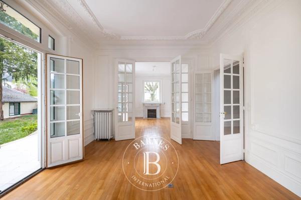 Chatou, Maison 7 Chambres -  323 m² à vendre