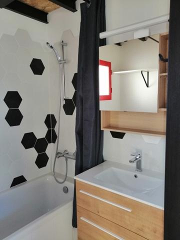 Immeuble à vendre 709 920 € Mehun-sur-Yèvre 549 m² DPE D