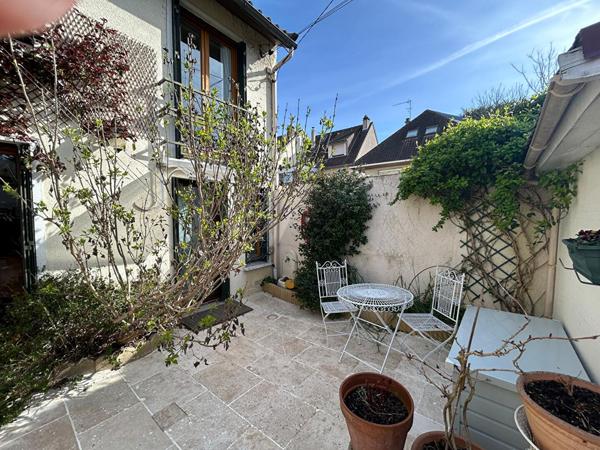 APPARTEMENT  AU COEUR DES BLONDEAUX