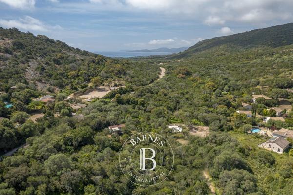 Porto-Vecchio, Terrain constructible  2 092 m² à vendre