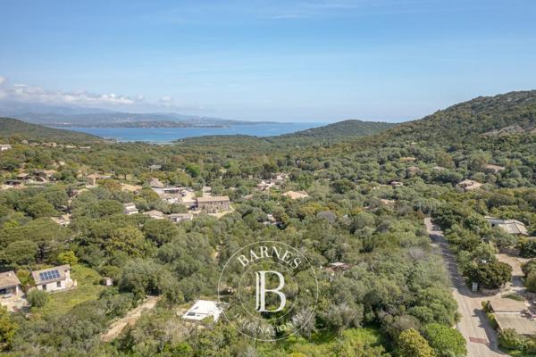 Porto-Vecchio, Terrain constructible  2 092 m² à vendre