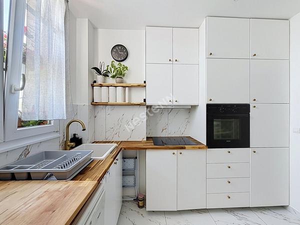 MONTREUIL, PROCHE COMMERCES ET ECOLES, JOLI 3 PIECES TRAVERSANT ENTIEREMENT RENOVE AVEC 2 CAVES.