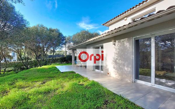 Maison à louer    3 pièces •  Zonza