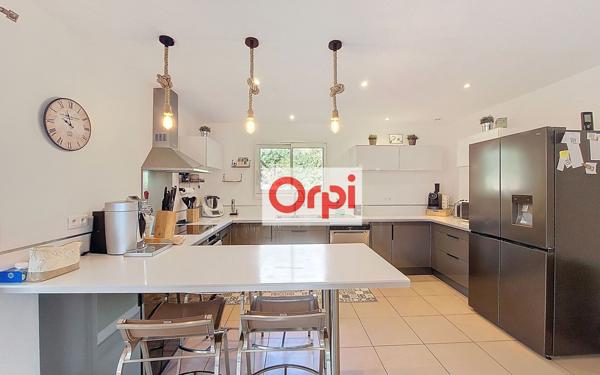 Maison à louer    3 pièces •  Zonza