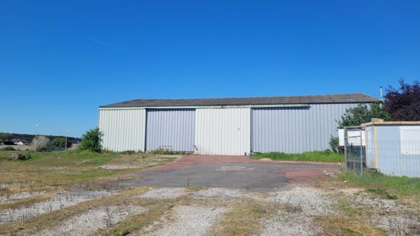37800  DRACHE - A vendre bâtiment d'activité garage automobile libre de toute occupation - Surface 500 m² sur terrain 4 000 m²