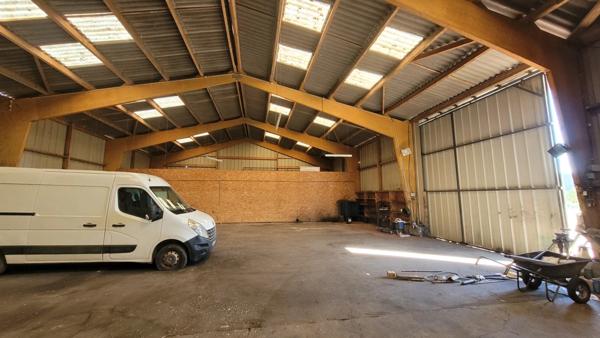 37800  DRACHE - A vendre bâtiment d'activité garage automobile libre de toute occupation - Surface 500 m² sur terrain 4 000 m²