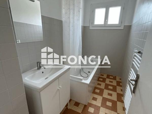 Location Maison 5 pièces 110.99 m² - LE DEYDIER Orange 84100