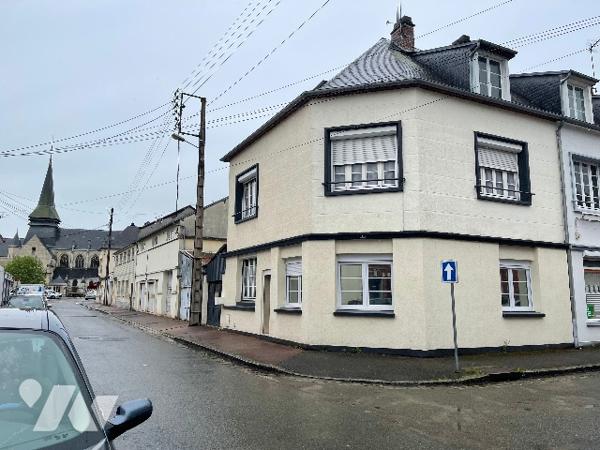 Maison de 4 pièces principales, en centre ville