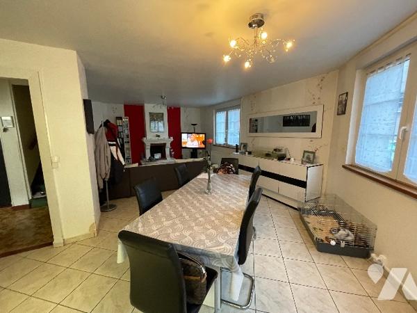 Maison de 4 pièces principales, en centre ville