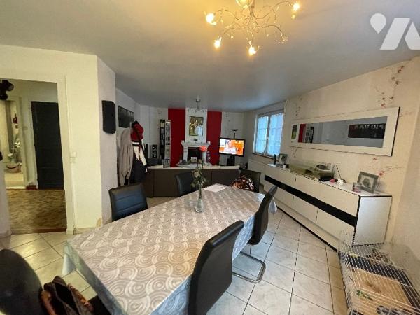 Maison de 4 pièces principales, en centre ville