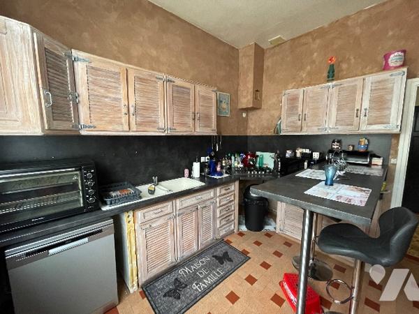 Maison de 4 pièces principales, en centre ville